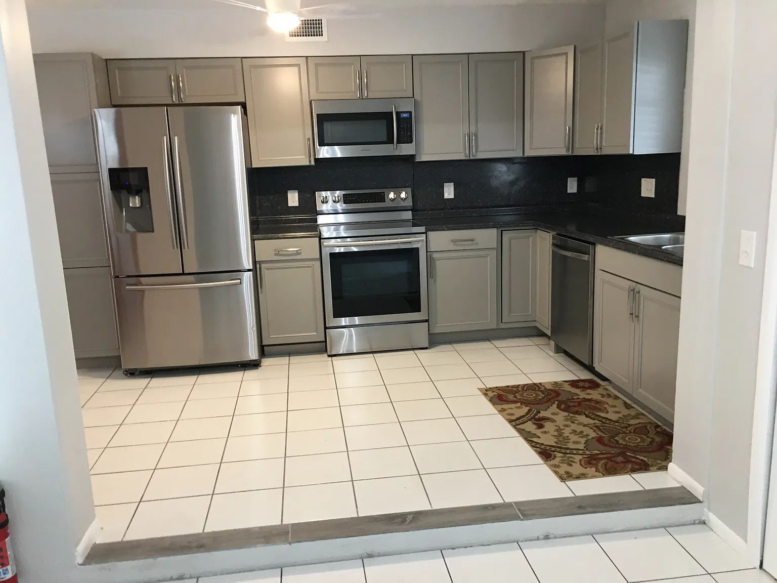 2 bed, 858 sqft, $1,850 — Photo 3