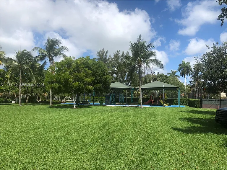 265B Palm Ave — Photo 32