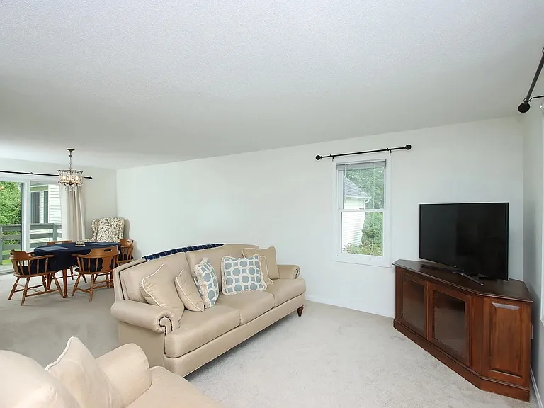 36 Southgate Dr #36 — Photo 8