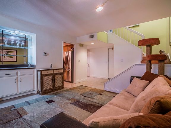 4th image of 20651 Roscoe Blvd Unit I