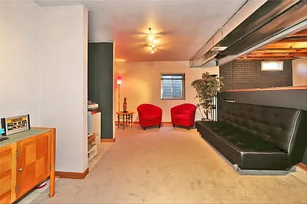 8601 Camelot Trce — Photo 10
