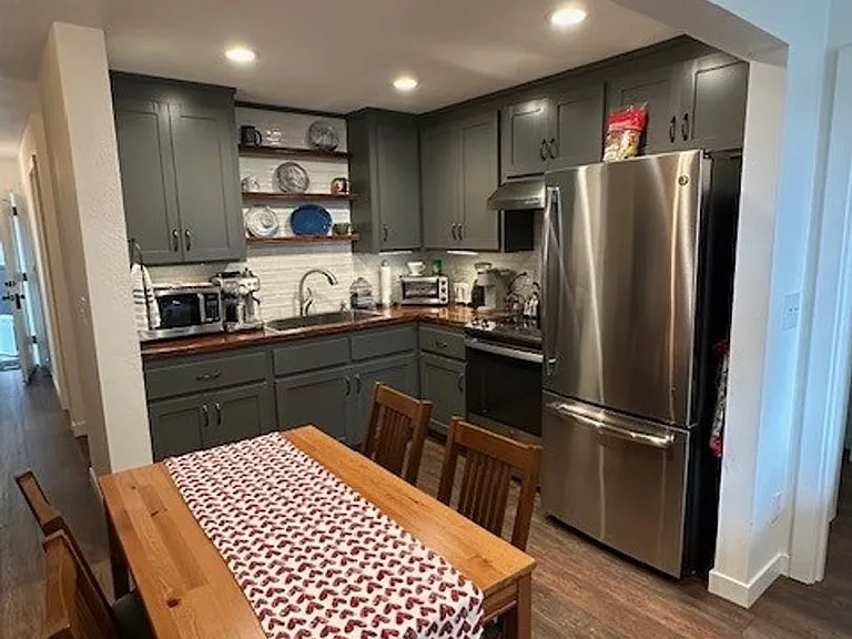 553 Chetco Ave #2 — Photo 7
