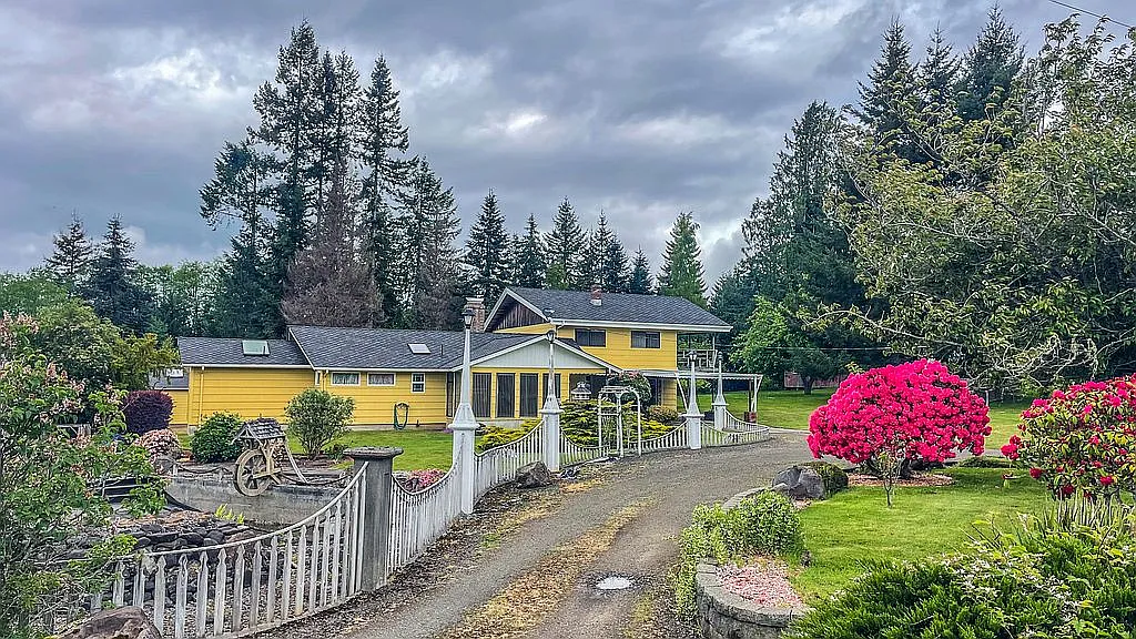 40645 Old Highway 30 photo 1