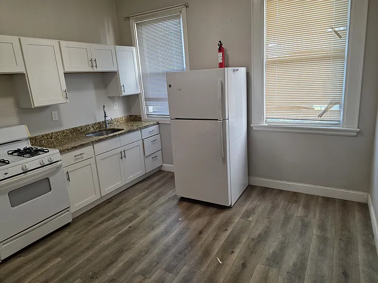 93 Summit St #3 — Photo 3