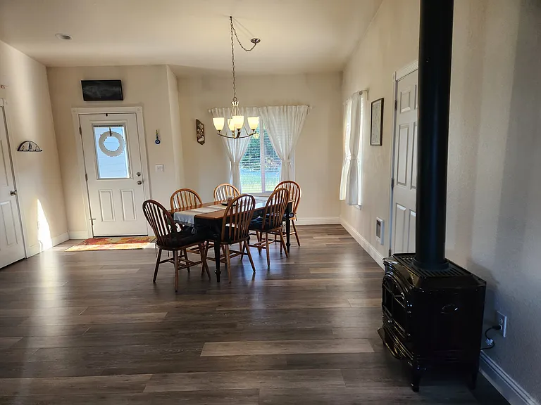 33013 G Pl — Photo 4