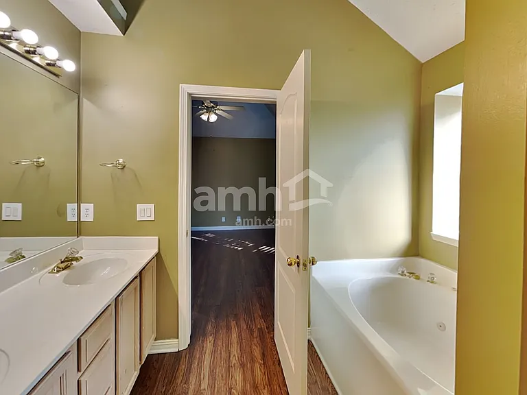 104 Breakwater Bay — Photo 12