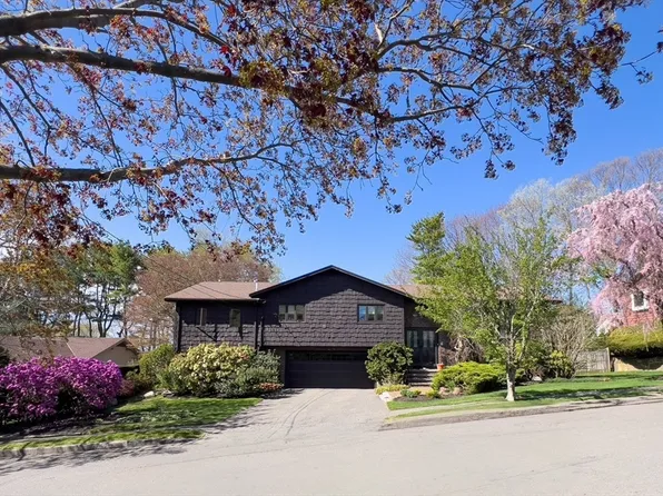 4 Gerald Rd, Marblehead, MA 01945