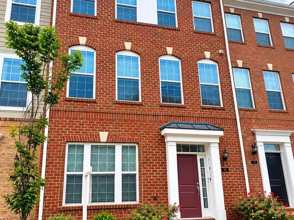 95 Jockey Dr, La Plata, MD 20646