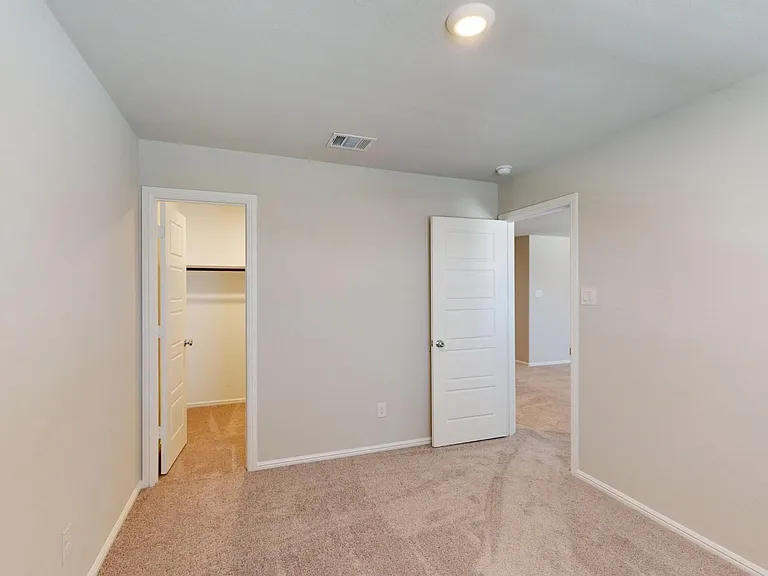 405 Wydown Dr — Photo 14