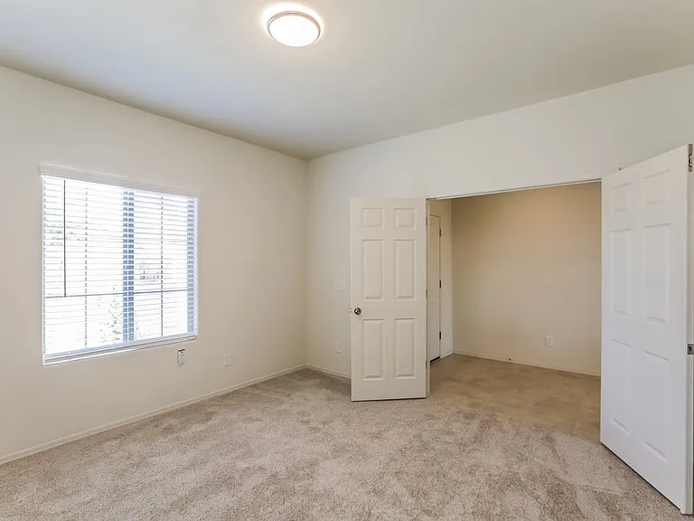 10804 W Bloch Rd — Photo 7