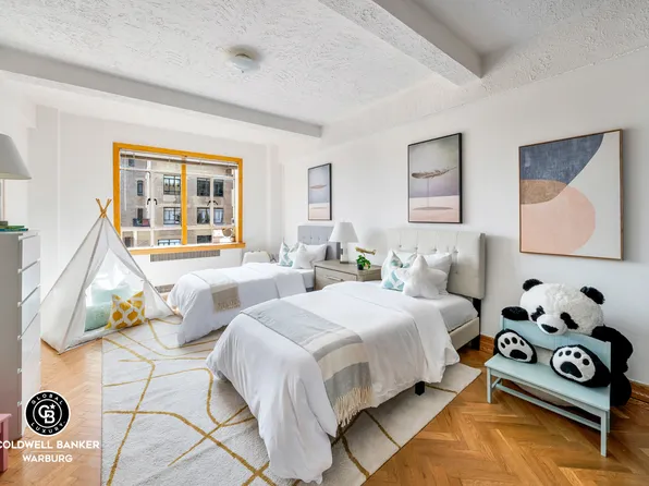 140 Riverside Drive image 9 of 18