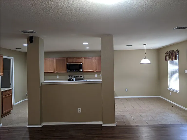 4525 Mountain Oak St — Photo 6