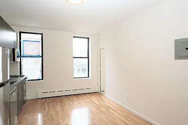 Rented by R New York