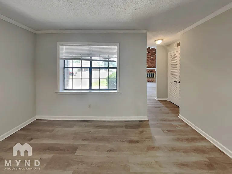 7406 Doncaster Ln — Photo 7