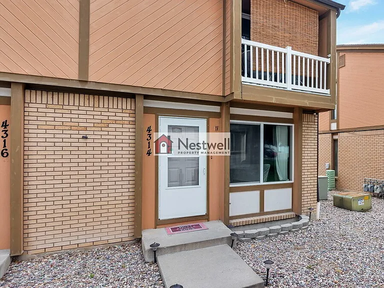 4314 S Whitby Ct — Photo 17