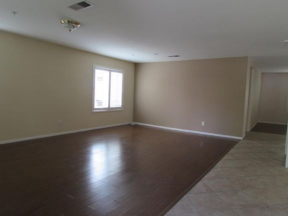 2nd image of 16841 Cascades Pl