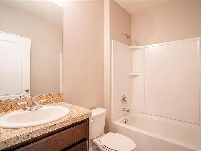 1865 Jackson Oaks Dr — Photo 15