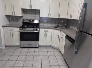 61-11 Woodbine St #1L, Ridgewood, NY 11385
