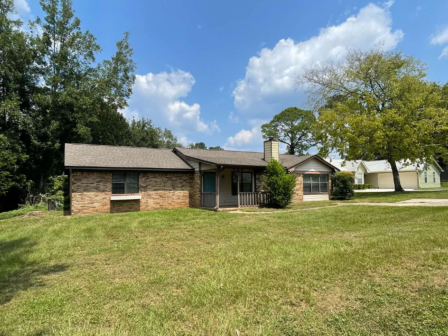 3 bed, 3.0 bath, 1700 sqft, $1,850 — Photo 2