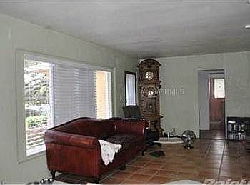 3rd image of 1211 S Pine Lake Dr