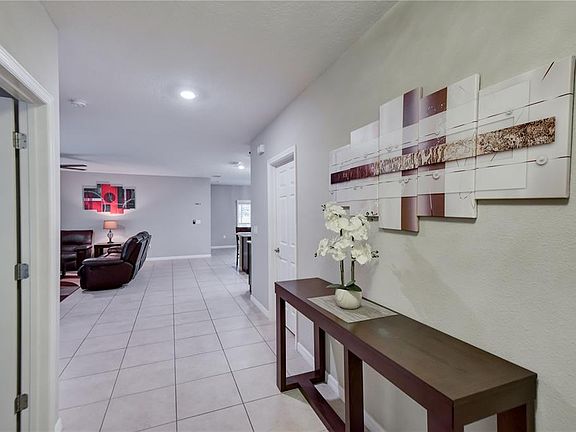 4th image of 804 Montgomery Way