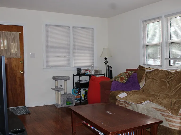 323 University Blvd — Photo 3