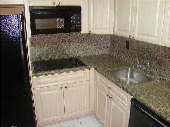 5th image of 1395 NE 167th St APT 112