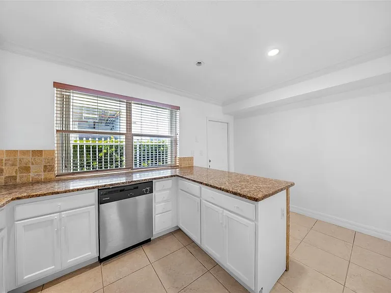 7801 Hispanola Ave #5 — Photo 4