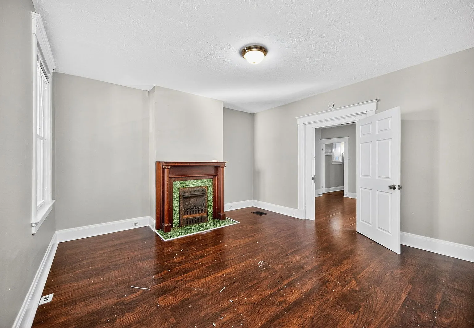 6 bed, 2.0 bath, $2,895 — Photo 3