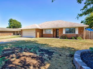113 N Burdel Ln, Enid, OK 73703