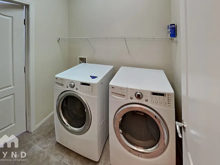 8356 Waylon Ave — Photo 17