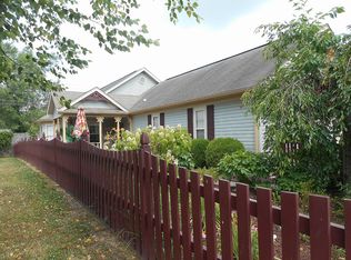 902 Carriage House Ct, Jeffersonville, IN 47130