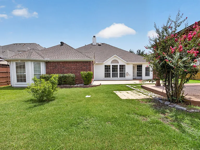 2848 Gillespie Ln — Photo 32