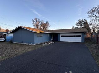 3870 Sturdivant Ave, Klamath Falls, OR 97603