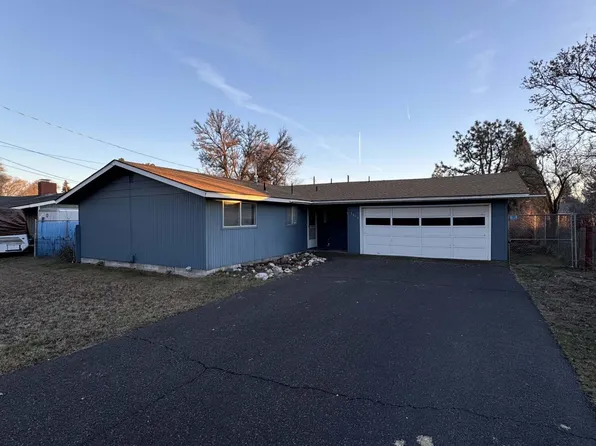 3870 Sturdivant Ave, Klamath Falls, OR 97603