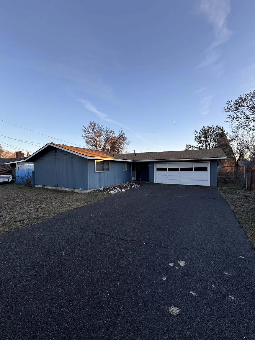 3870 Sturdivant Ave photo 1