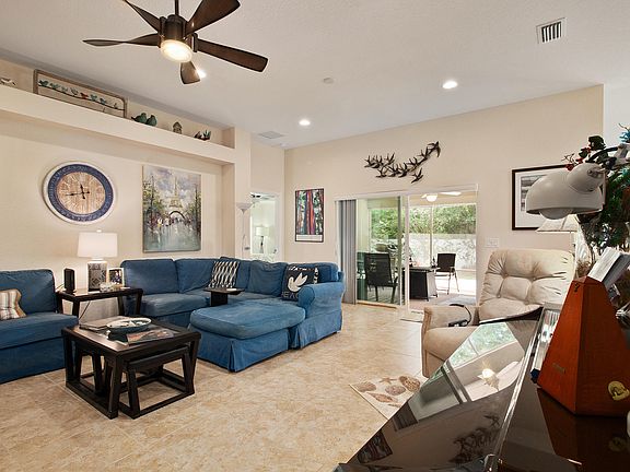 5th image of 10196 Julia Isles Ave