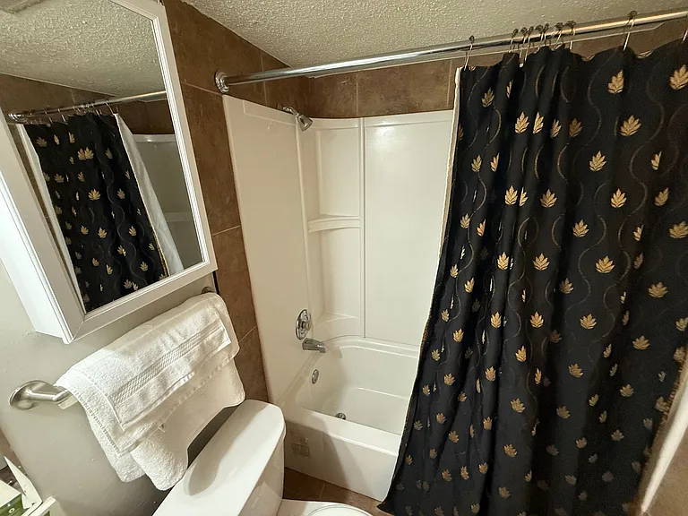 207 Wheaton Ct — Photo 23