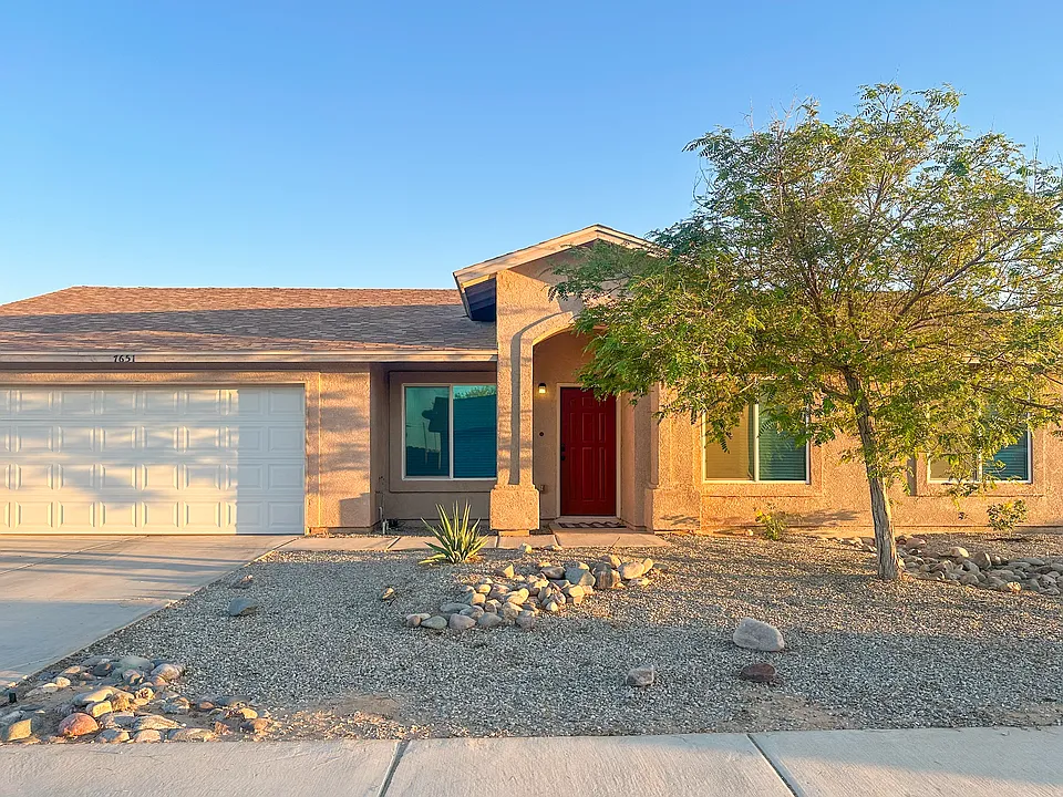 7651 E 40th Pl