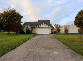 1215 Shelter Rd, Henryville, IN 47126