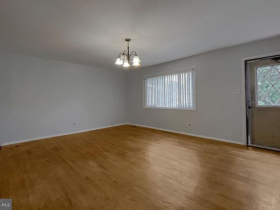 5th image of 27522 Birch Manor Cir