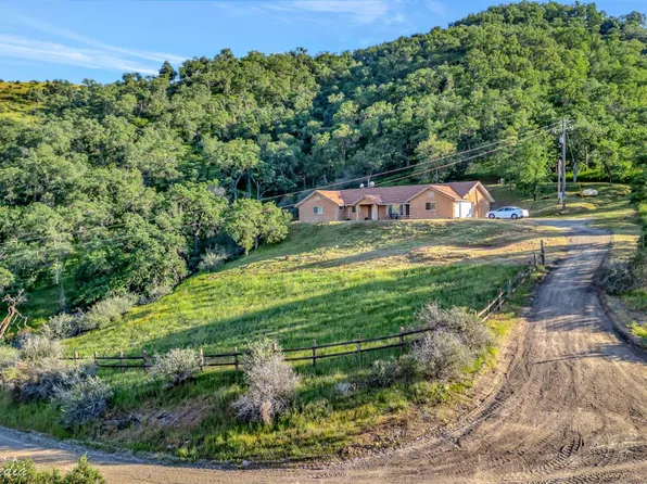 27557 Paradise Valley Ln, Clovis, CA 93619