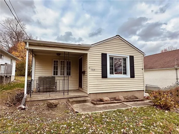 1364 Youll St, Niles, OH 44446