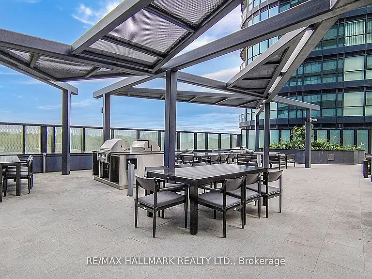 575 Bloor St E #2109 — Photo 23