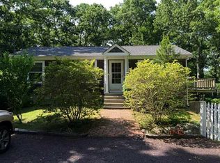 14 Old Rd, Charlestown, RI 02813