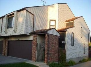 985 Spring Mill Dr, Hoffman Estates, IL 60169