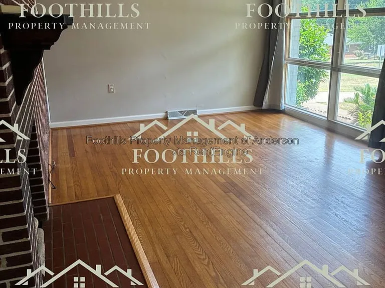 809 Wilson St — Photo 3