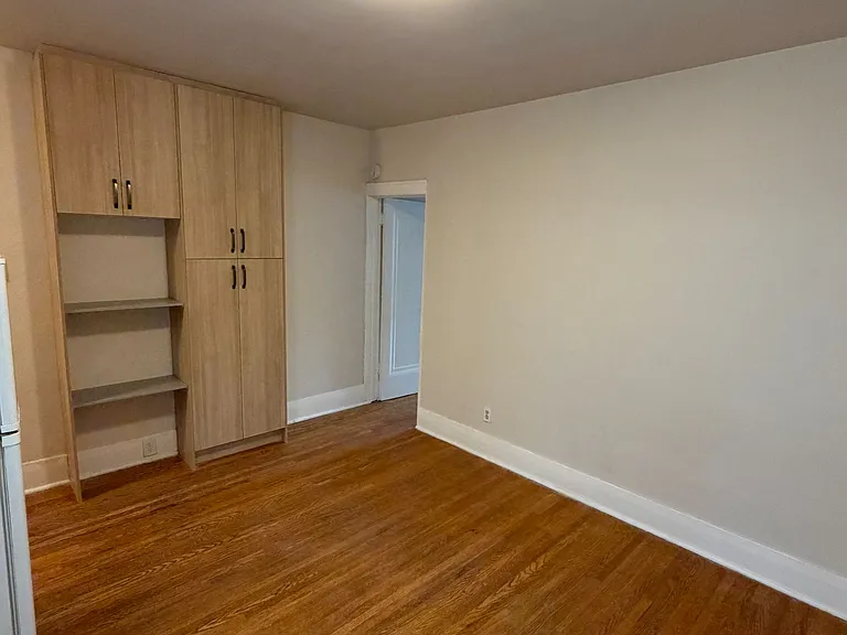 559A Mount Pleasant Rd — Photo 14