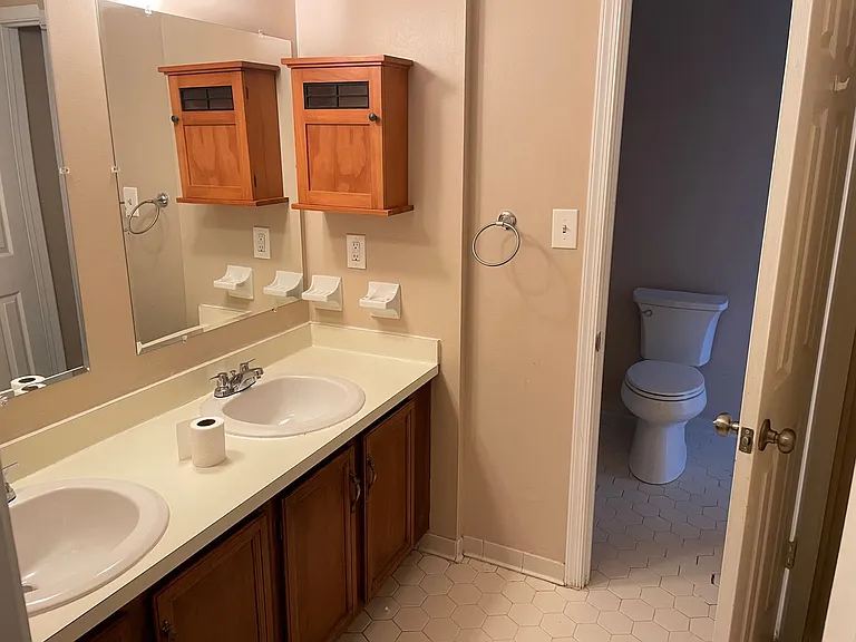 925 Sir Wilfred Cir — Photo 11