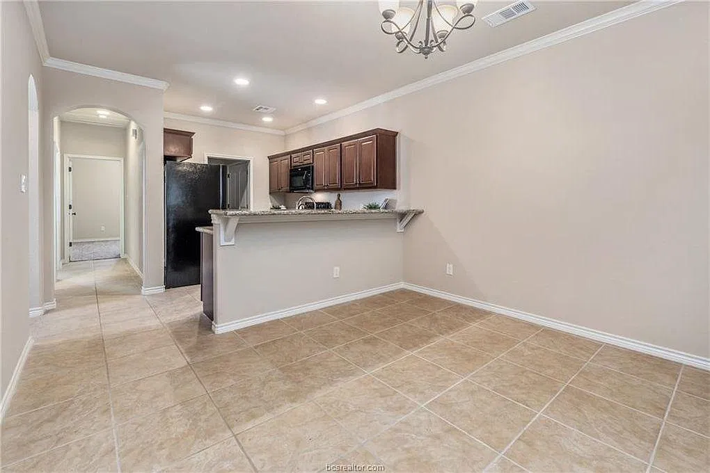 3 bed, 1476 sqft, $1,800 — Photo 3